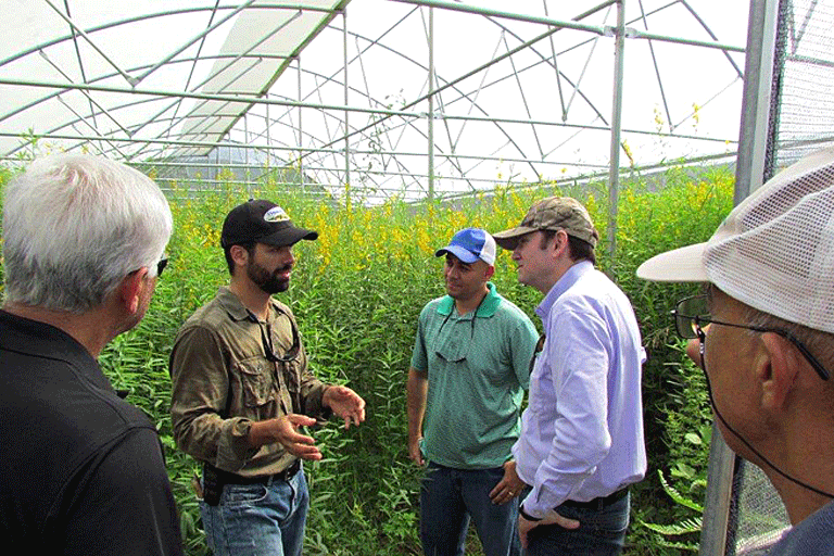 2015. Visitado por Kirk Hanlin, NRCS Assistant Chief
