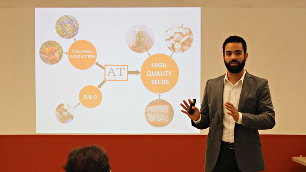 2016. Agro Tropical presenta su proyecto a miembros de la Fundación Banco Popular de Puerto Rico.